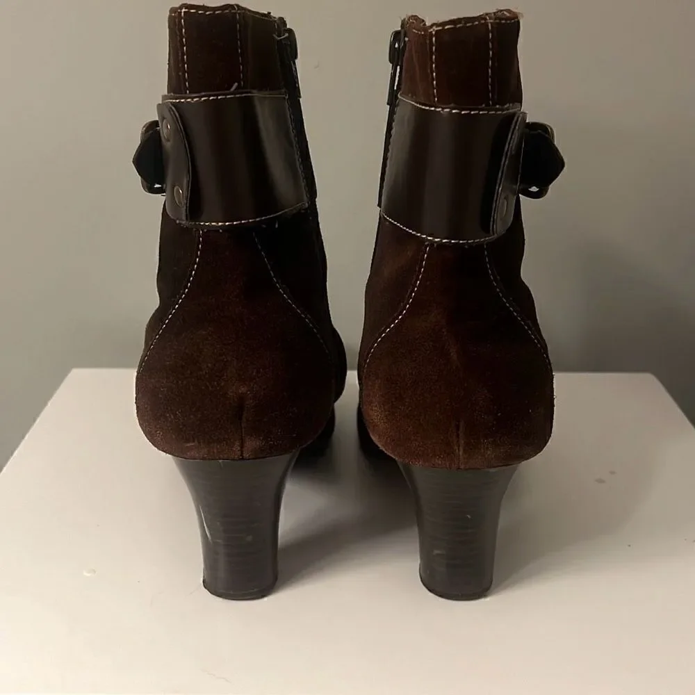 Aerosoles Women's Brown Suede Belted Pointed Toe Ankle Booties